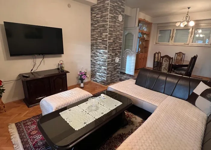 Two Luxury Bedroom Apartment D&V